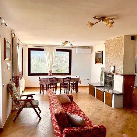 بيت للعطل Il Glicine Di Pelau -